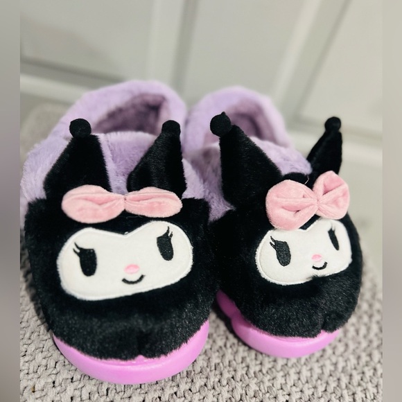 New Sanrio KUROMI size 6 BLACK PURPLE COLOR SO SOFT - Picture 1 of 6